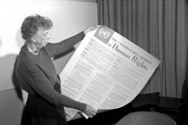 Eleanor Roosevelt con la Dichiarazione Universale